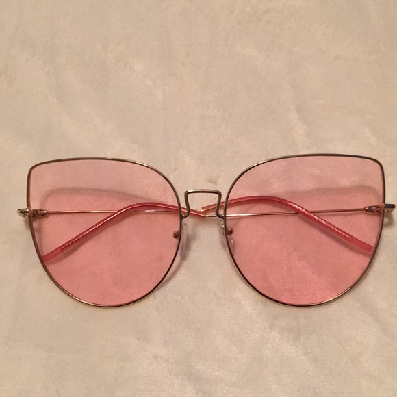 Accessories - Pink Oversized Retro Cat Eye Sunglasses